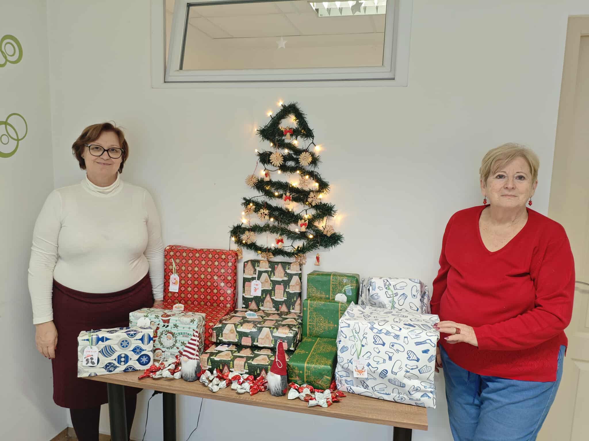 Karácsonyi  varázslat a Mesztegnyői lakóotthon lakóinak