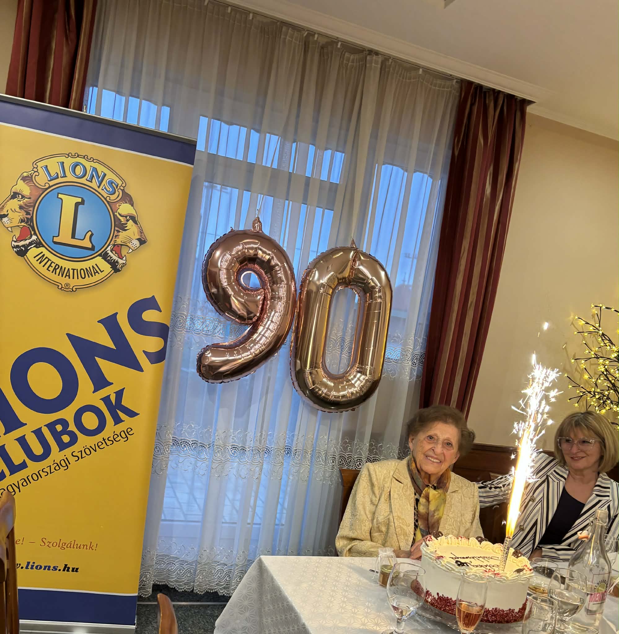 90 éves alapító tagját ünnepelte az Első Kaposvári Lions Club